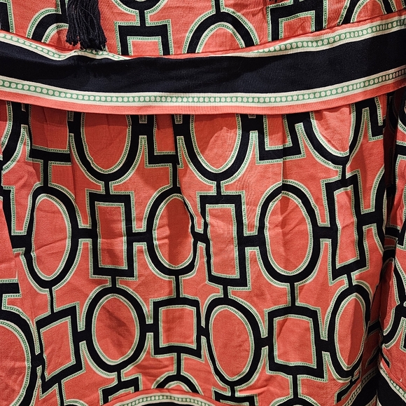 Crown and Ivy Dress - Picture 2 of 5